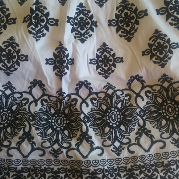 Strapless White House | Black Market Dress - Picture 3 of 3